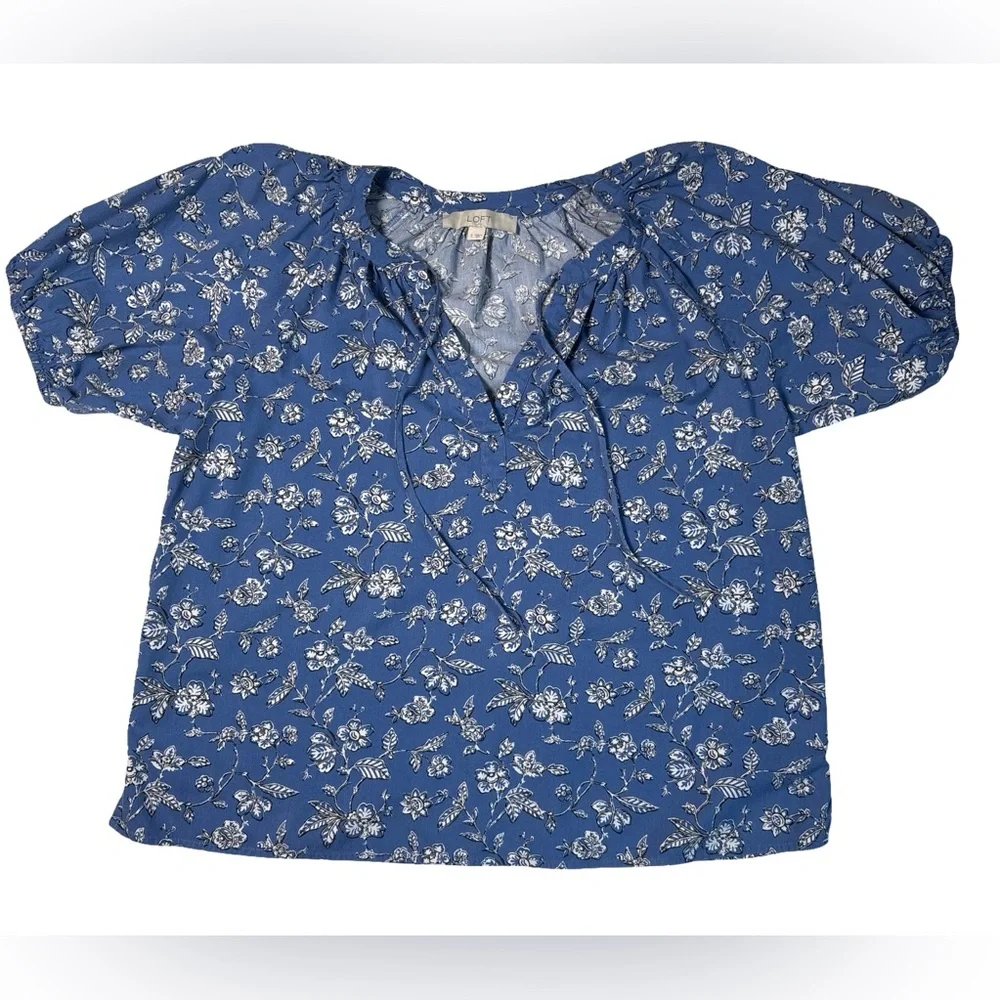 LOFT Blue White Floral Puff Sleeve Blouse Top Split Tie Neck Cottagecore Boho S